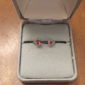 GARNET AND STERLING SILVER RING